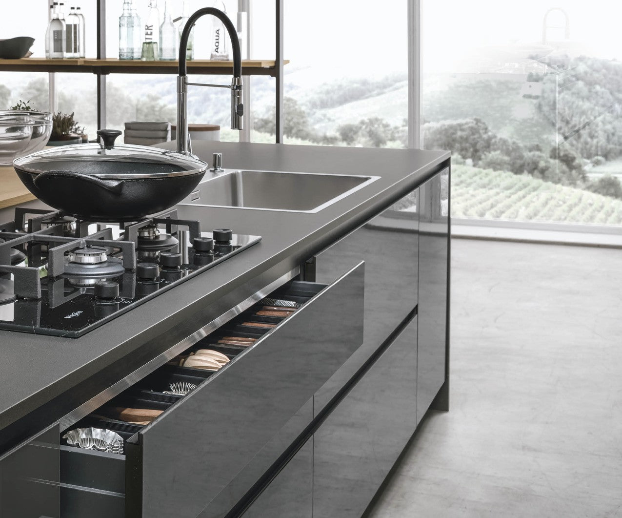 Udubljeni profil s L-ručkom